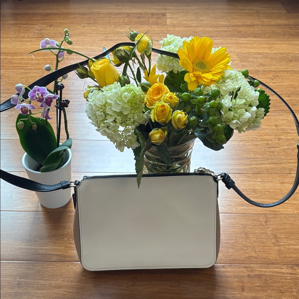 Coach Crossbody Bag in Cream and Black - Picture 2 of 7